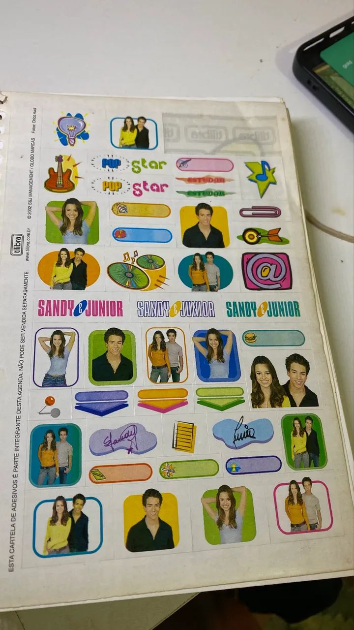 Agenda Sandy e Junior 2004 -  tilinta - ler descrição  - Foto 3