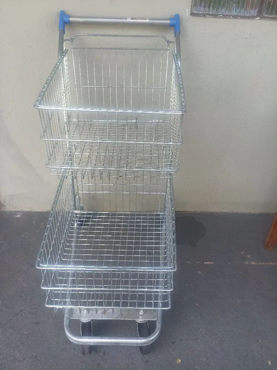 Carrinho multiuso com rodinhas bem conservado. - Foto 3