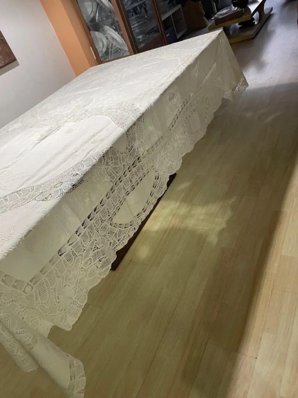 Toalha de mesa retangular de linho, bordada e detalhes em Renascença - Foto 2
