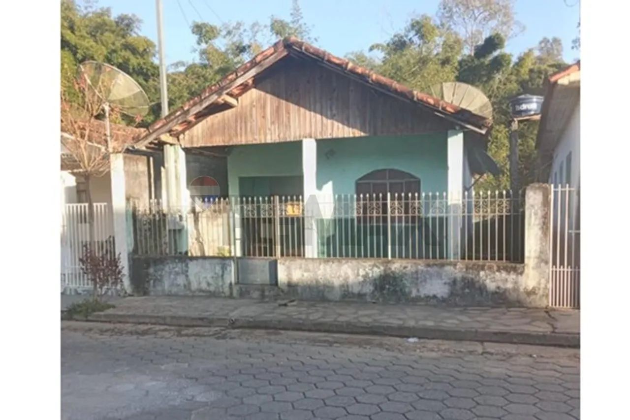Casa no Centro de Virgínia/ MG