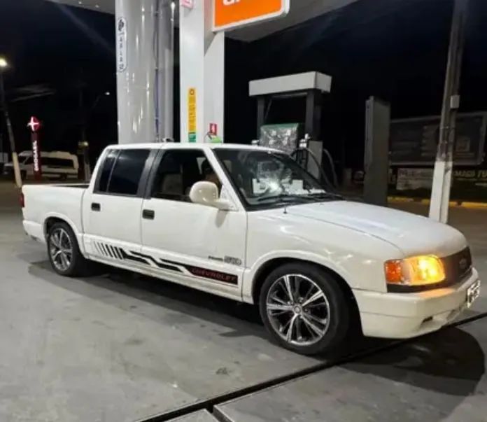 Chevrolet S10 P-up Luxe 2.5 4X4 CD TB MAX HST Dies 1998