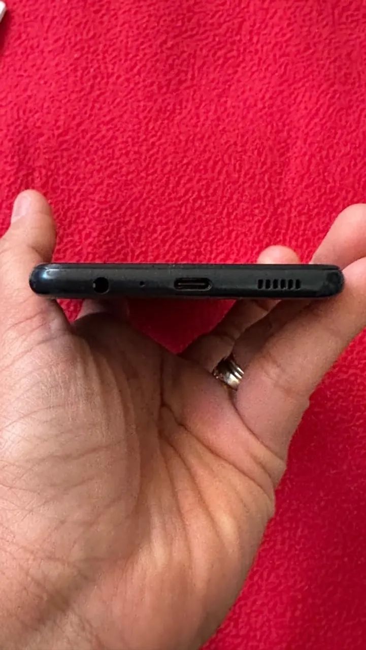 Vendo celular Samsung M13 perfeito estado com caixa e carregador 