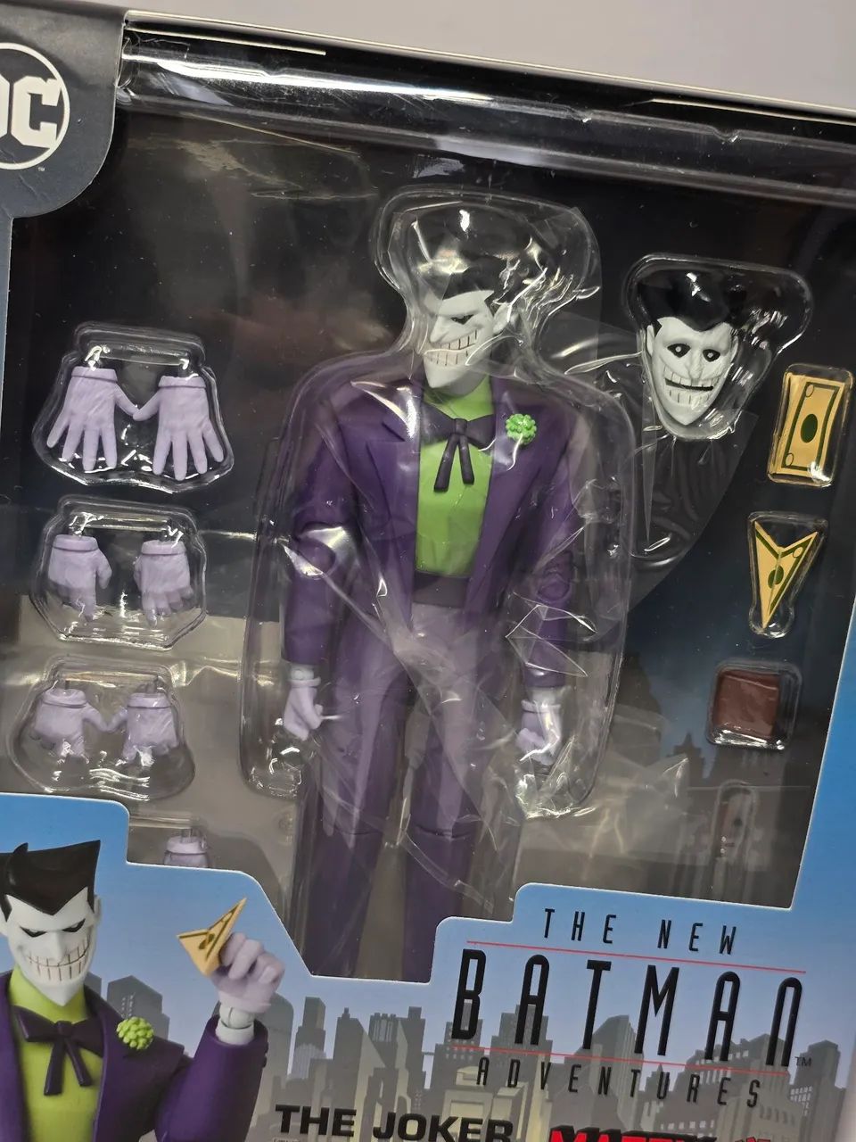 Batman New Animated Serie Joker Coringa Mafex lacrado - Foto 3