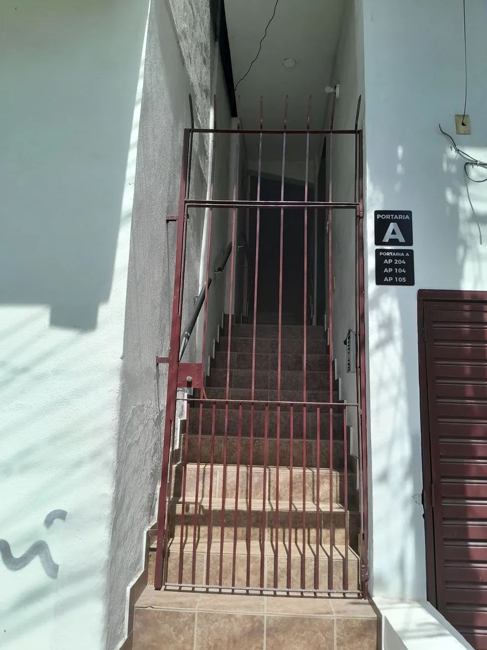 Alugo apto de 2 quartos com garagem no Roseiral . - Foto 2