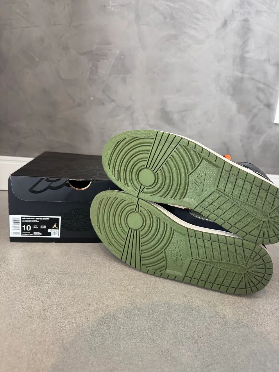 Air Jordan 1 Mid SE Craft Anthracite Light Olive com Caixa Original  - Foto 4