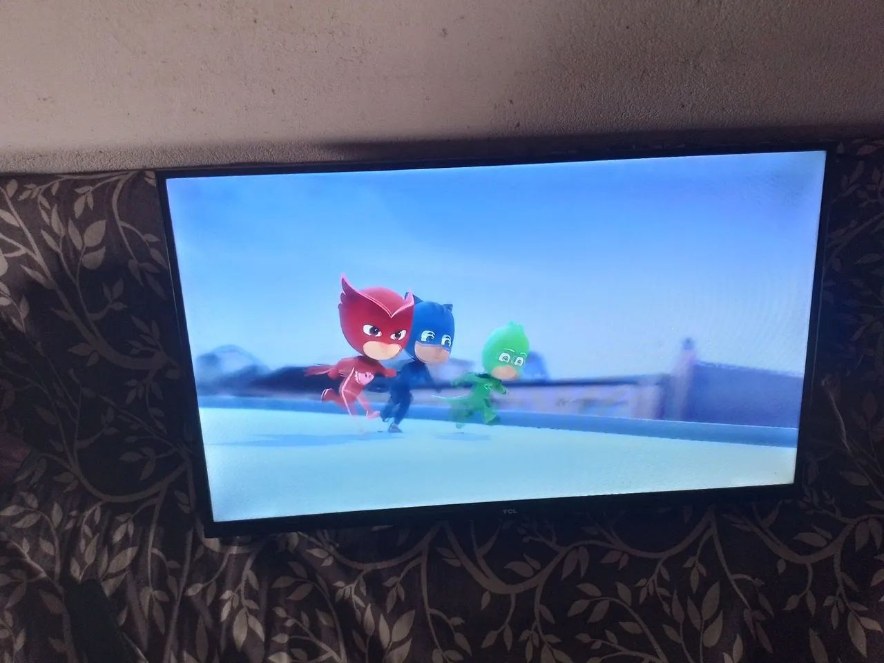 Vendo smart tv 32 tcl  - Foto 2
