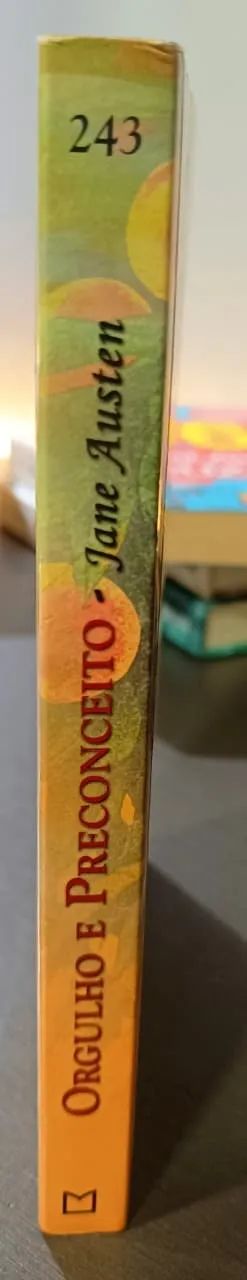 Livro Orgulho e Preconceito - Jane Austen- Ótimo Estado - Foto 3