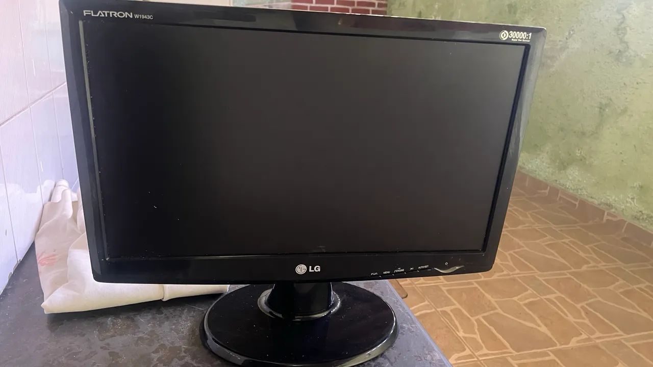 Monitor LG seminovo - Foto 2