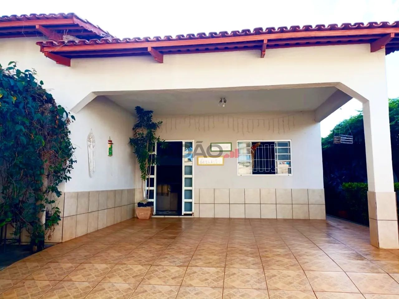 Casa Térrea sozinha no lote 4 quartos com suite quintal - Foto 2