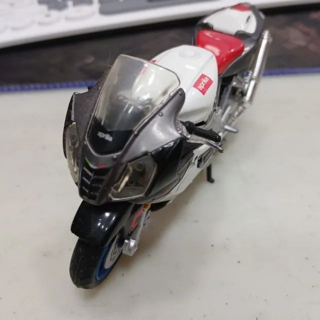 MINIATURA DE MOTO Aprilia RSV - Foto 3