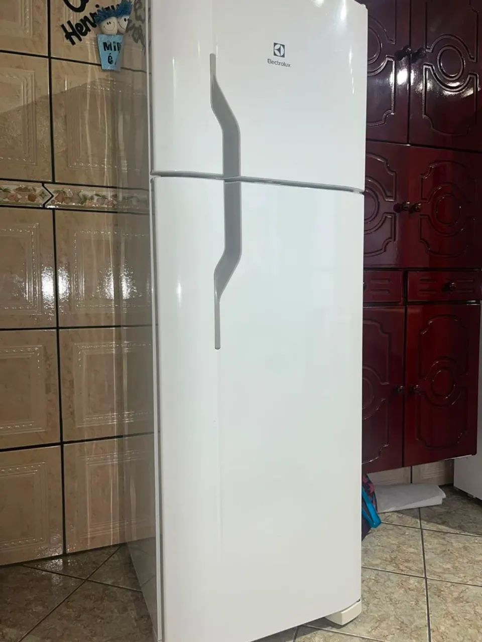 Geladeira semi nova pouco uso 