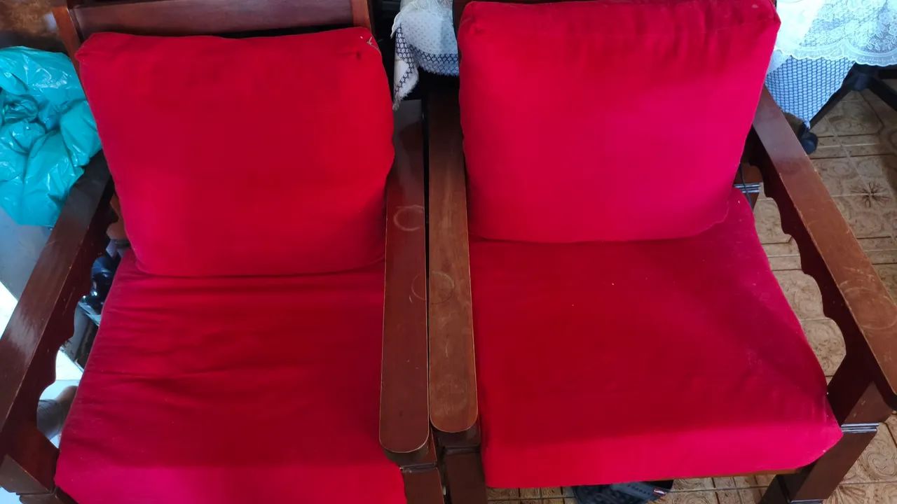 Sofá de madeira e 2 poltronas  - Foto 4