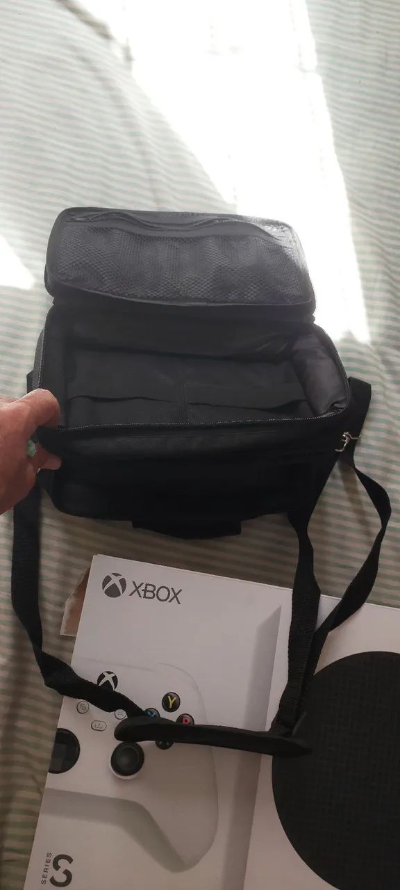 Xbox Series S 512GB + Acessórios - Estado de Novo - Único Dono - Contagem - Foto 3