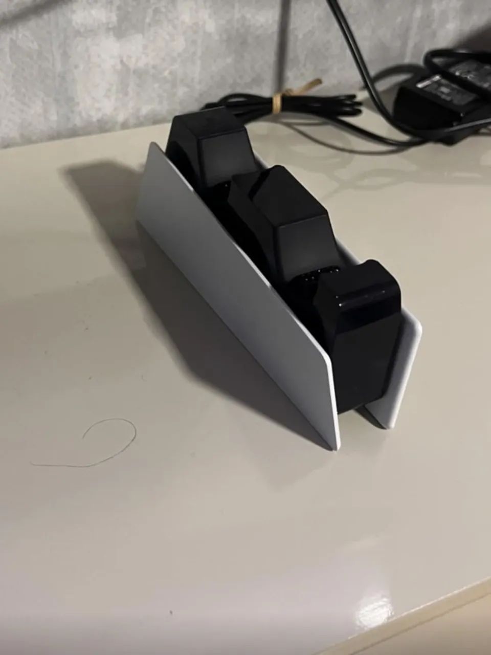 Base de Carregamento para Controle PlayStation 5 - Nova e Lacrada - Foto 3