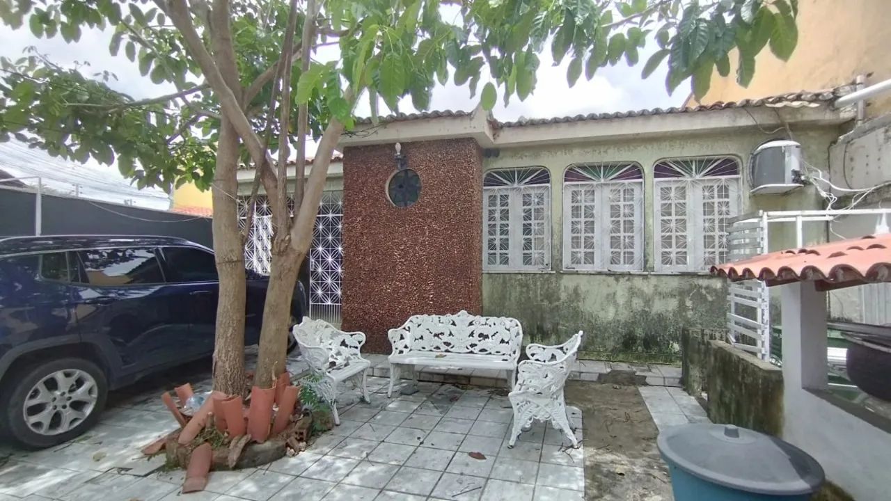 Excelente casa de esquina com piscina e lazer completo no Pici - Foto 2