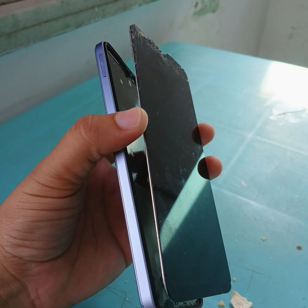 Celular Honnor tela descolada 