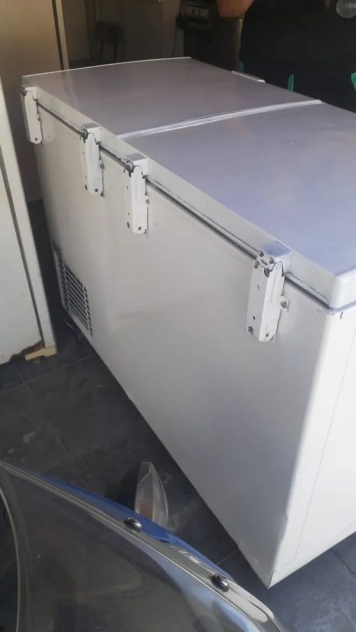 Freezer horizontal 2  portas ótimo estado funciona perfeitamente  - Foto 3
