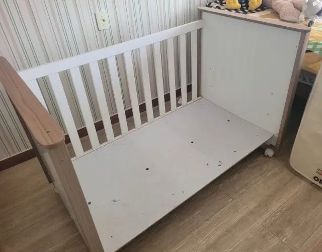 Combo guarda roupa infantil,berço americano com colchão e cadeirinha de automóveis 