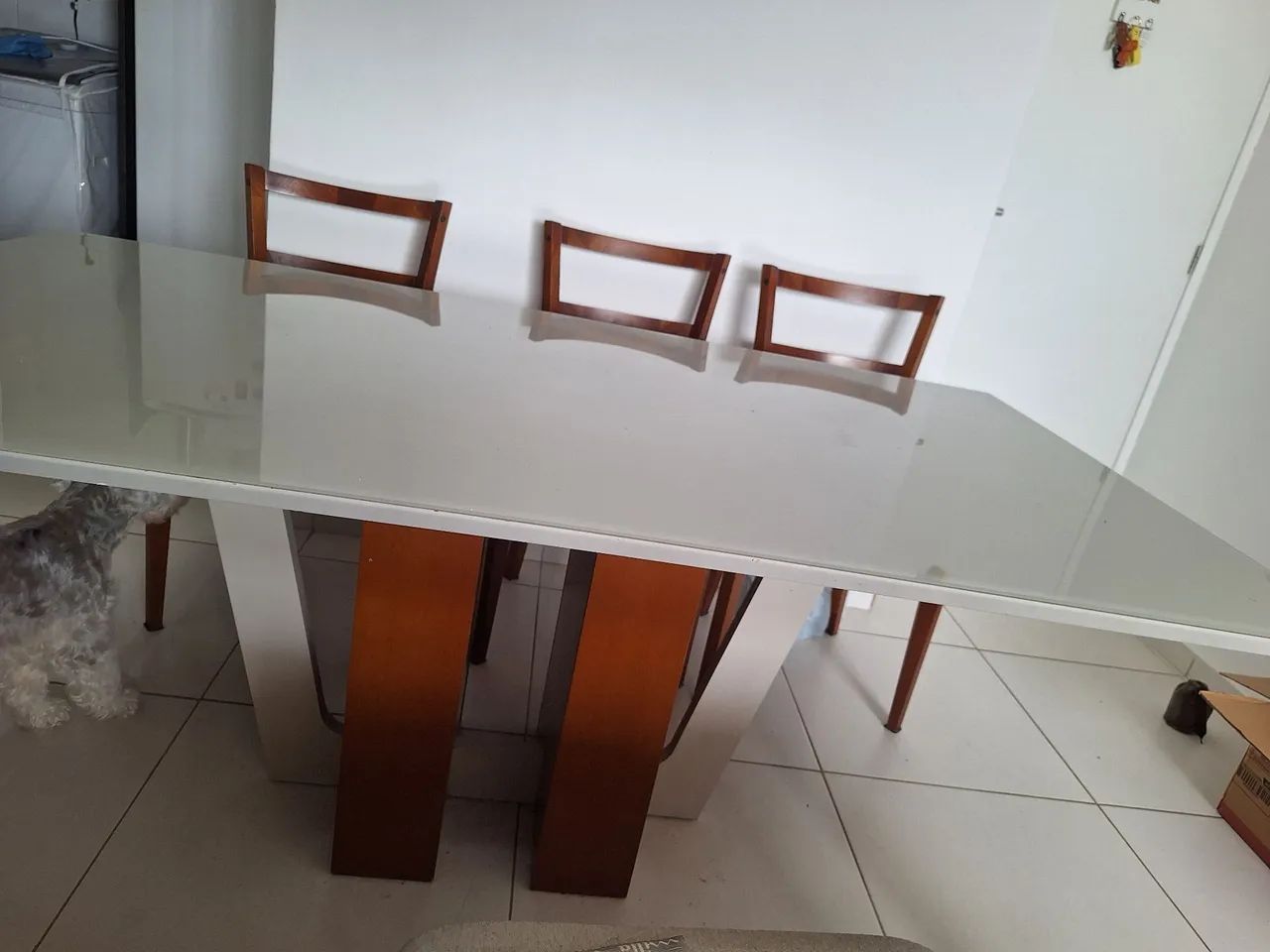 Mesa em MDF laqueado e vidro 8 lugares - Foto 2