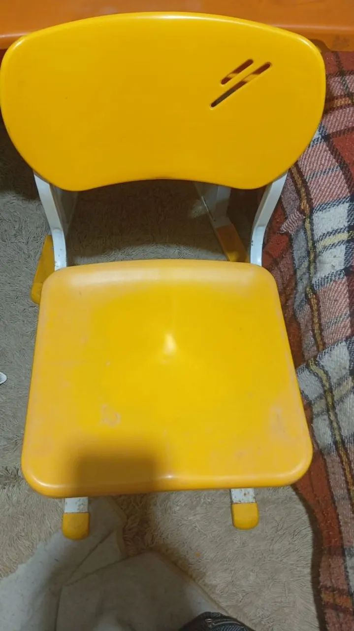 Mesinha conjunto com cadeira  - Foto 2