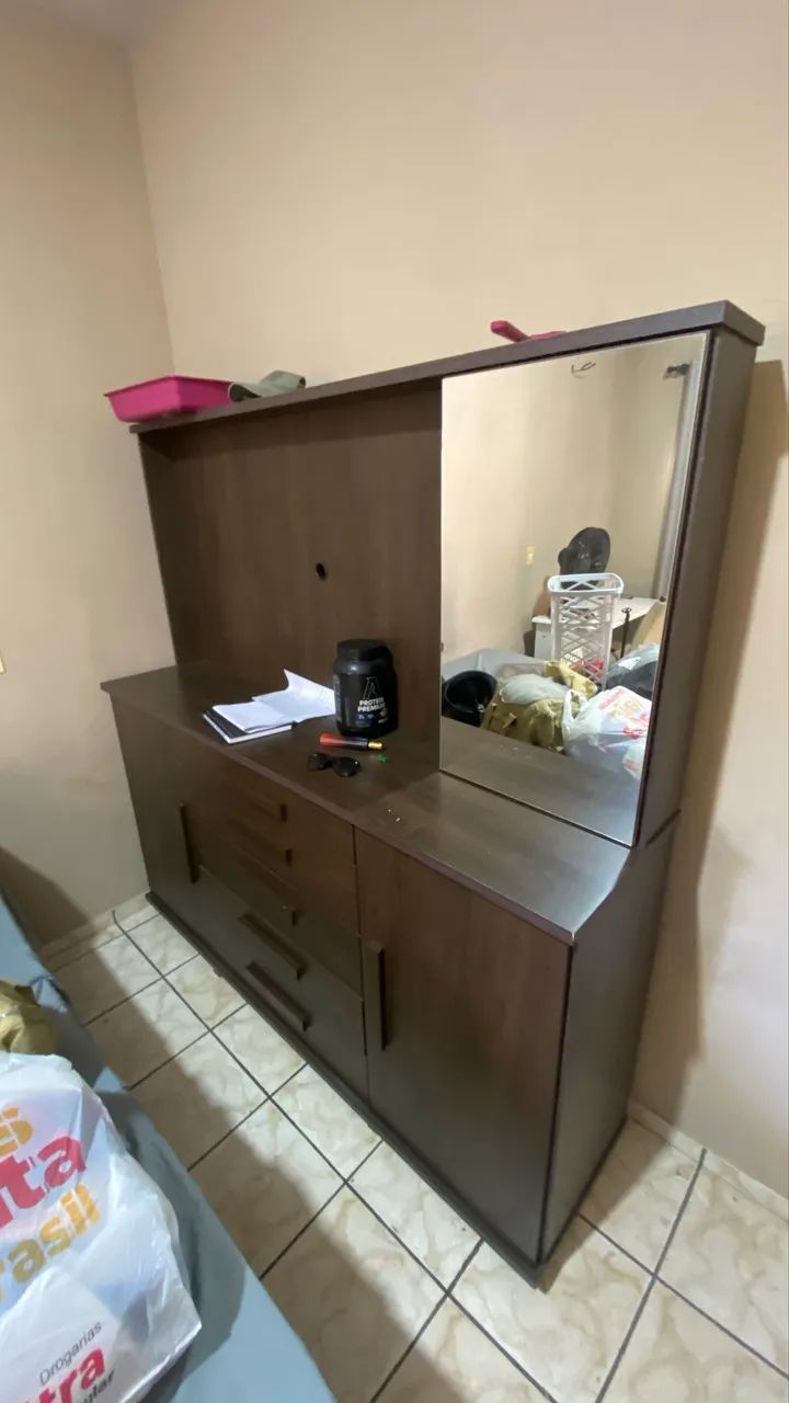 COMODA COM PAINEL E ESPELHO