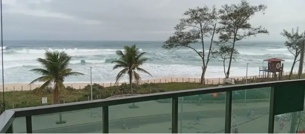 Apartamento frontal mar pé na areia - Foto 3