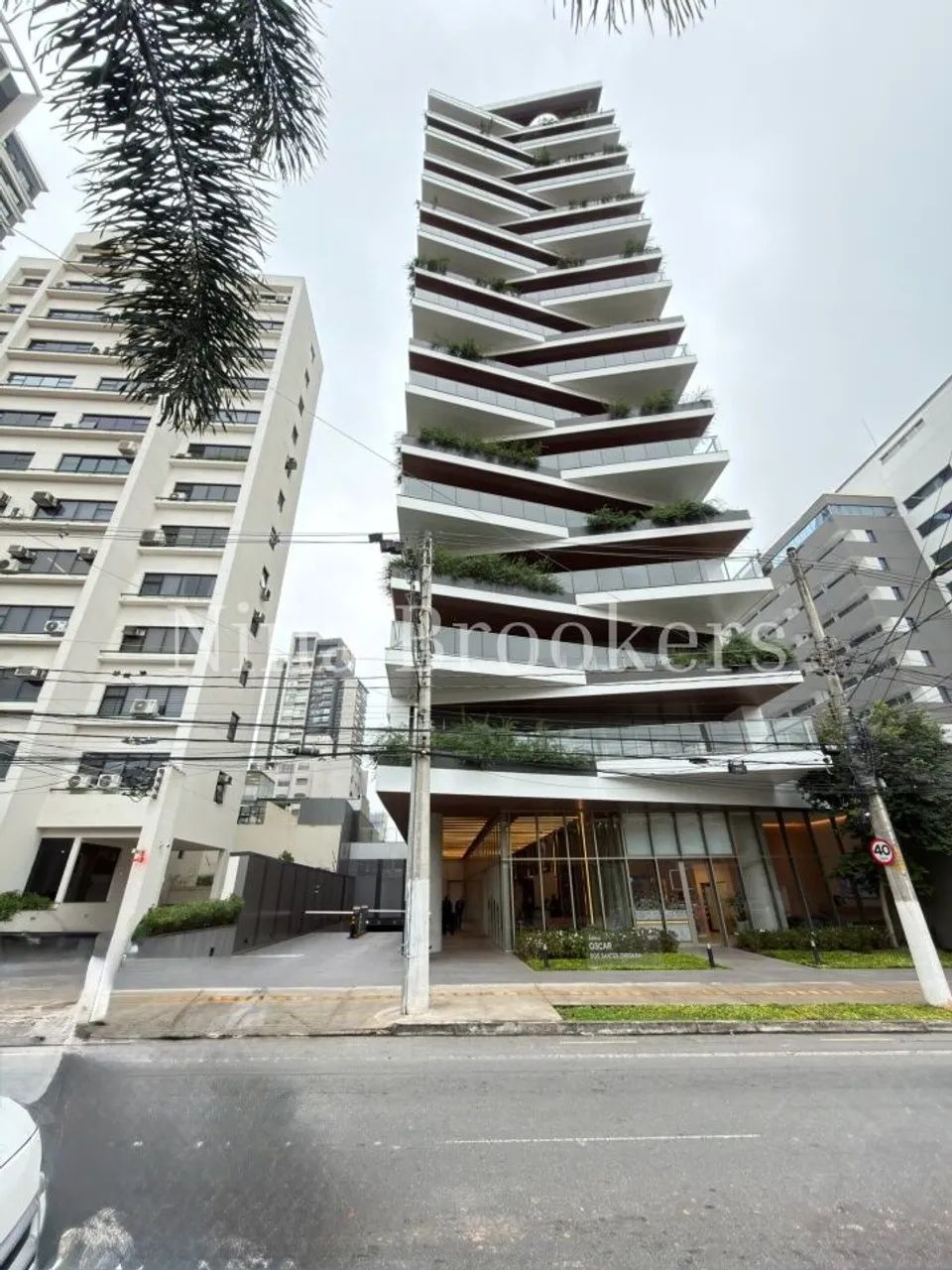 Conjunto Comercial em Pinheiros no Contra Piso
