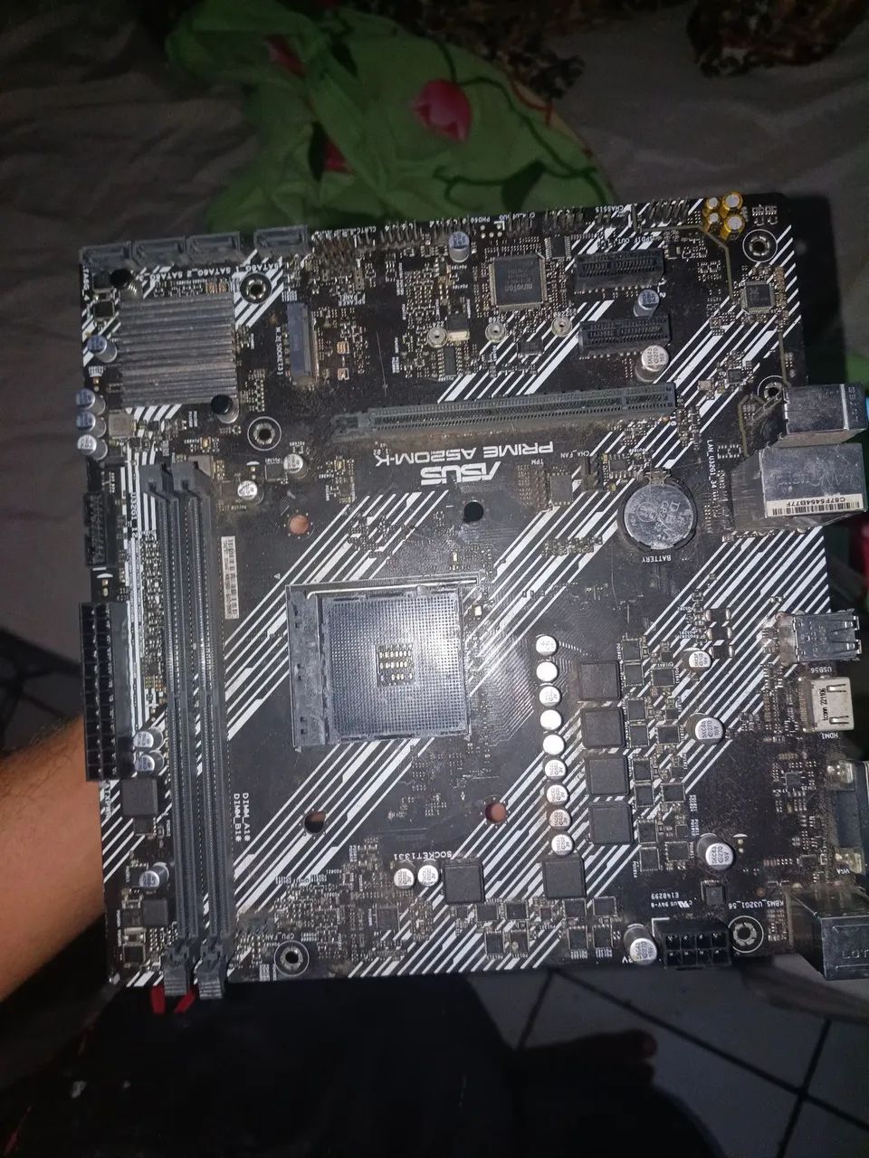 Placa mãe a520 m- k com defeito 
