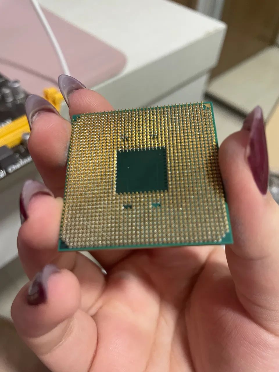Ryzen 5 3350G ? 4 Núcleos / 8 Threads ? Vídeo Integrado Vega