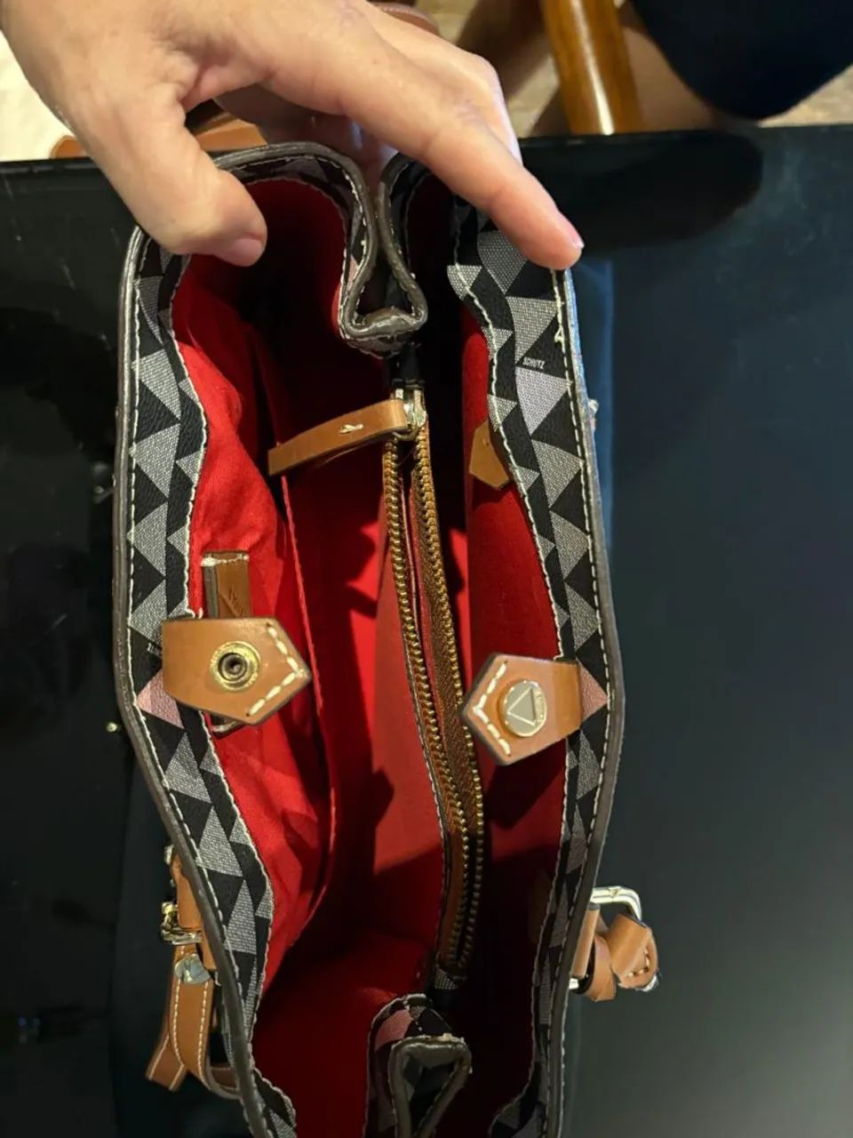 Bolsa Schutz Triangle Nova - Foto 5