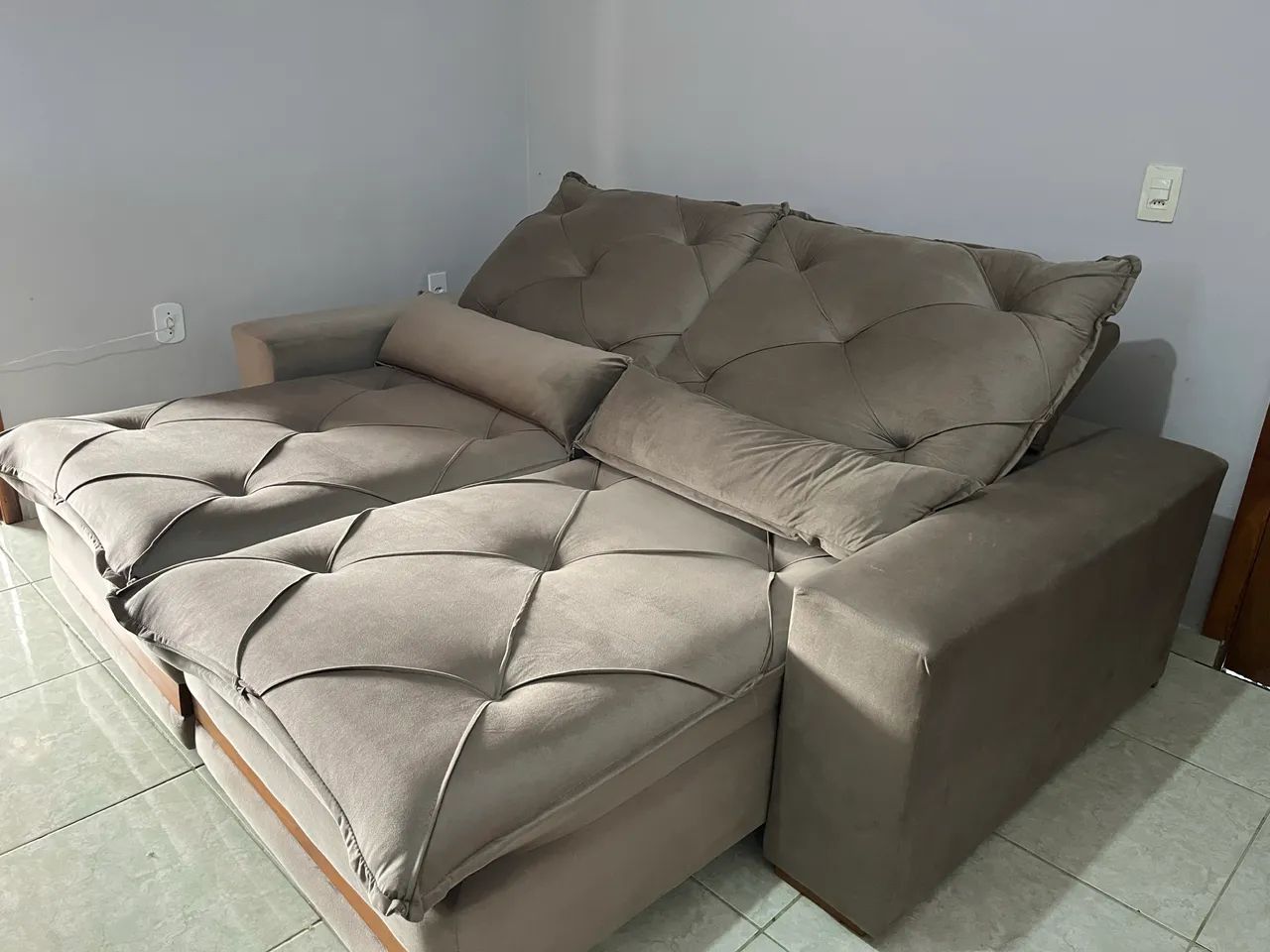 Sofá retrate semi novo  - Foto 5