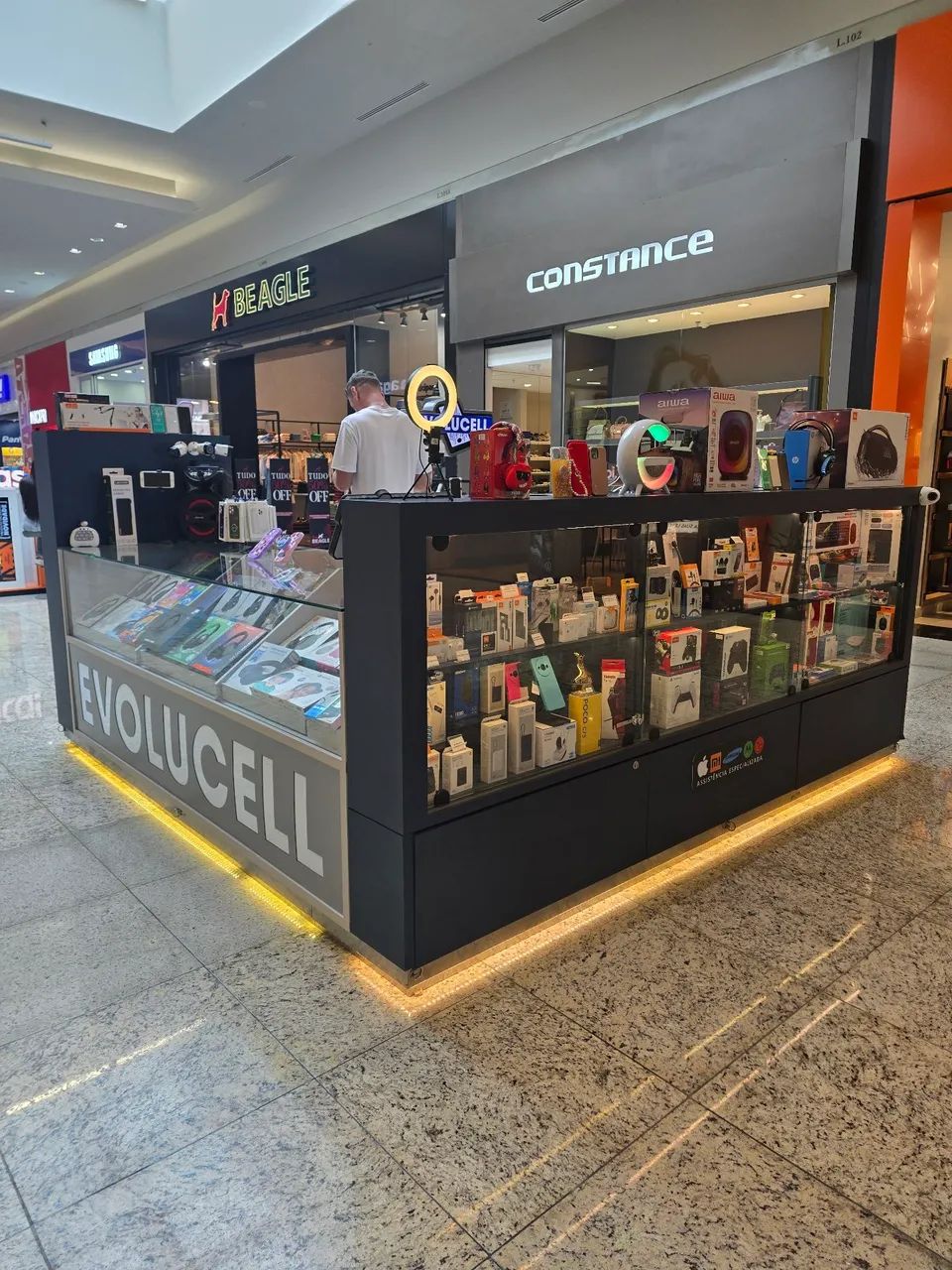 Vendo estrutura de quiosque de assistência e acessórios de celular - Foto 3
