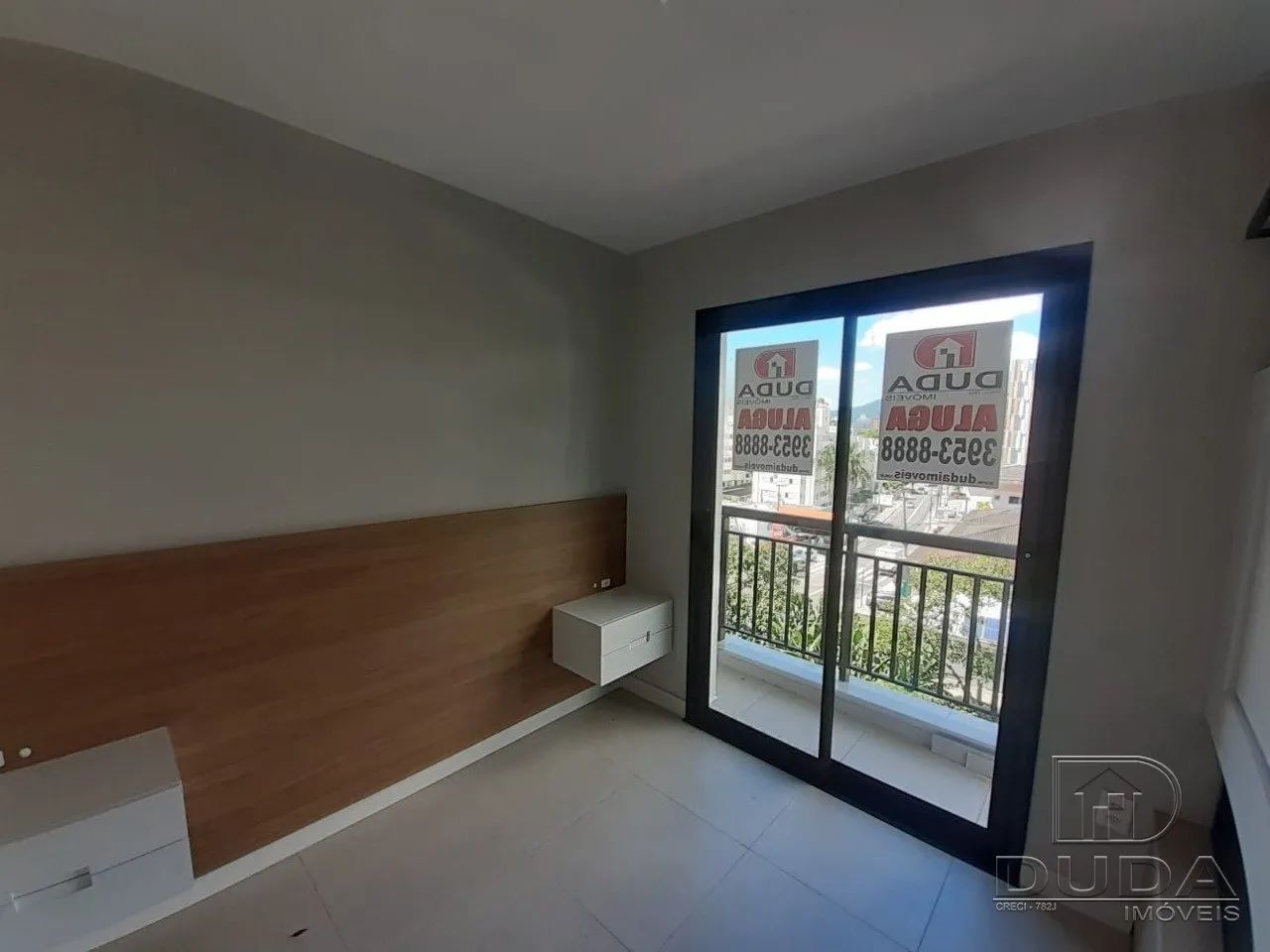 Apartamento de 1 quarto com vaga de garagem