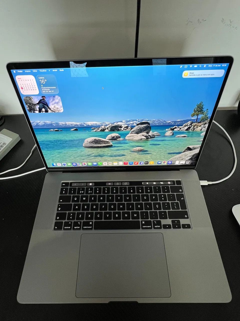 MacBook Pro 16