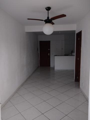 Alugo apartamento de frente com varanda - Foto 3