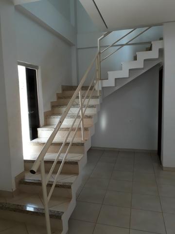 Sobrado com 03 quartos, no Cohab - Foto 3