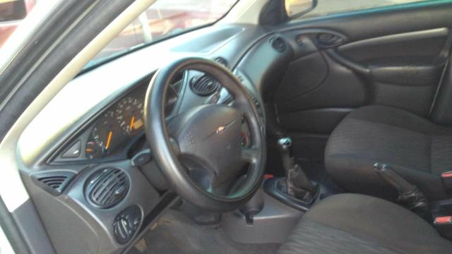 Focus sedan muito conservado - Foto 4
