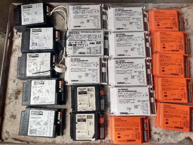 Reatores eletrônicos pra lâmpadas