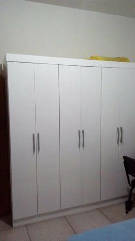 Guarda roupa branco