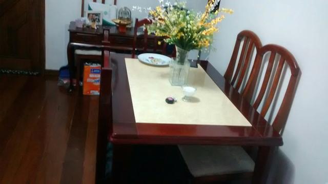 Mesa completa com 4 cadeiras medindo 1,27 × 0,80 - Foto 4