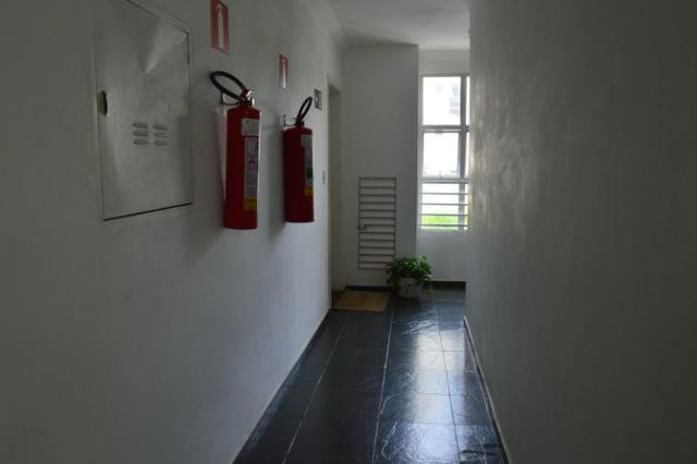 Apartamento com 2 quartos, garagem coberta demarcada e mais - Foto 6