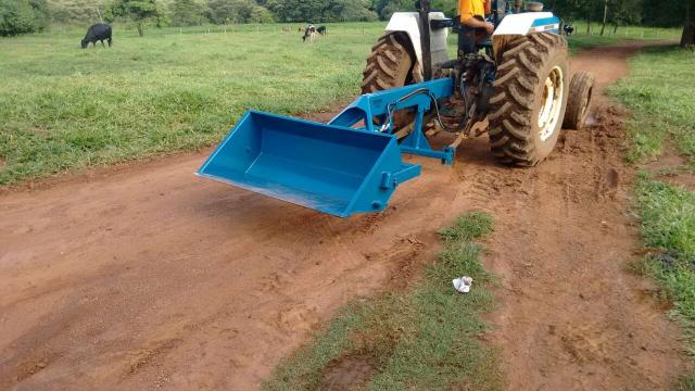 Concha traseira agrícola com cilindrico hidráulico com 1, 50 de boca - Foto 5