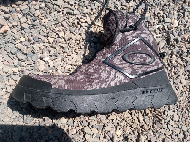 bota oakley md1