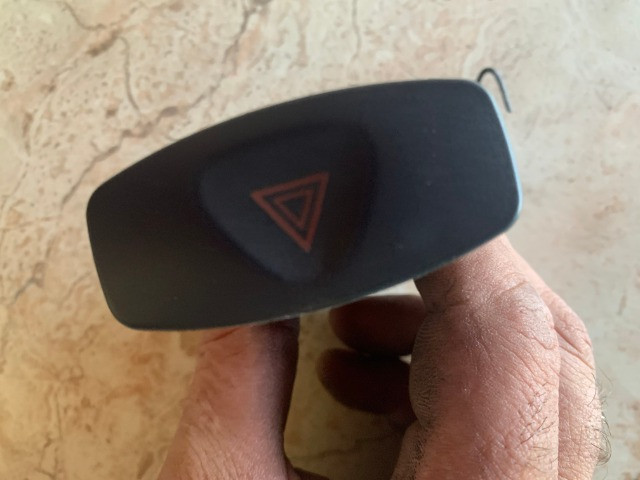 Comando botao alerta renault sandero/logan original