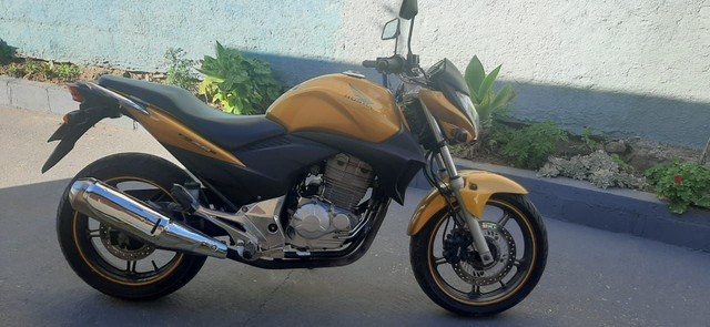 MOTO HONDA CB 300R