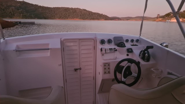 Lancha Magnun 29pes, ano 2014, Motor Mercury 225HP ProXS, 11 lugares - Foto 3