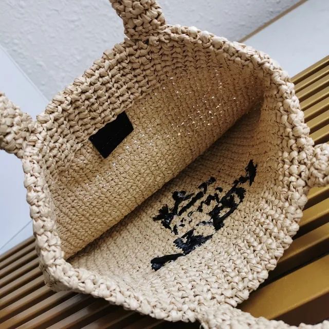 Bolsa Moda Praia da Prada semi nova Original  - Foto 3