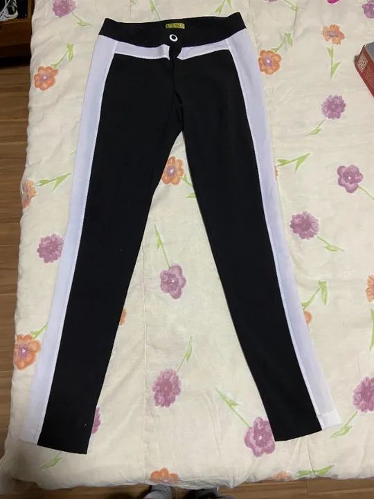 Calça Reta viscose Preta com faixa branca DLART | 38 - Foto 3