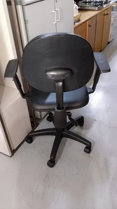 Cadeira para escritório executiva no corino - Foto 3