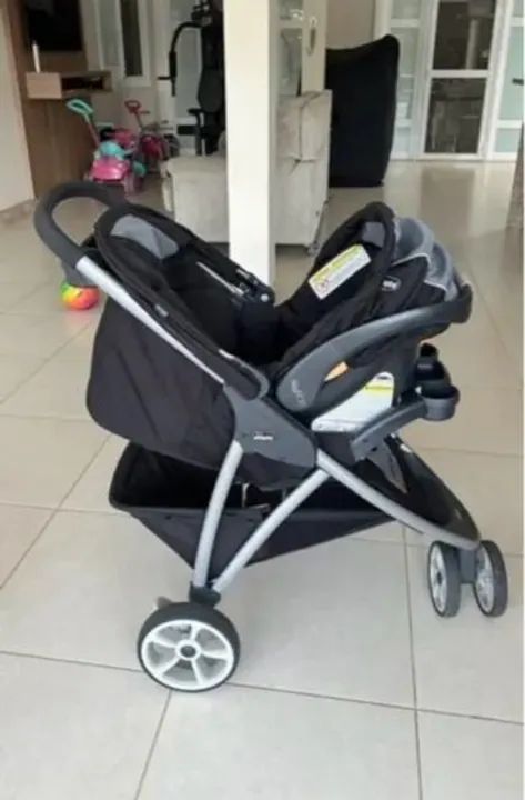 Carrinho CHICCO VIARO e bebê conforto CHICCO KEYFIT 30